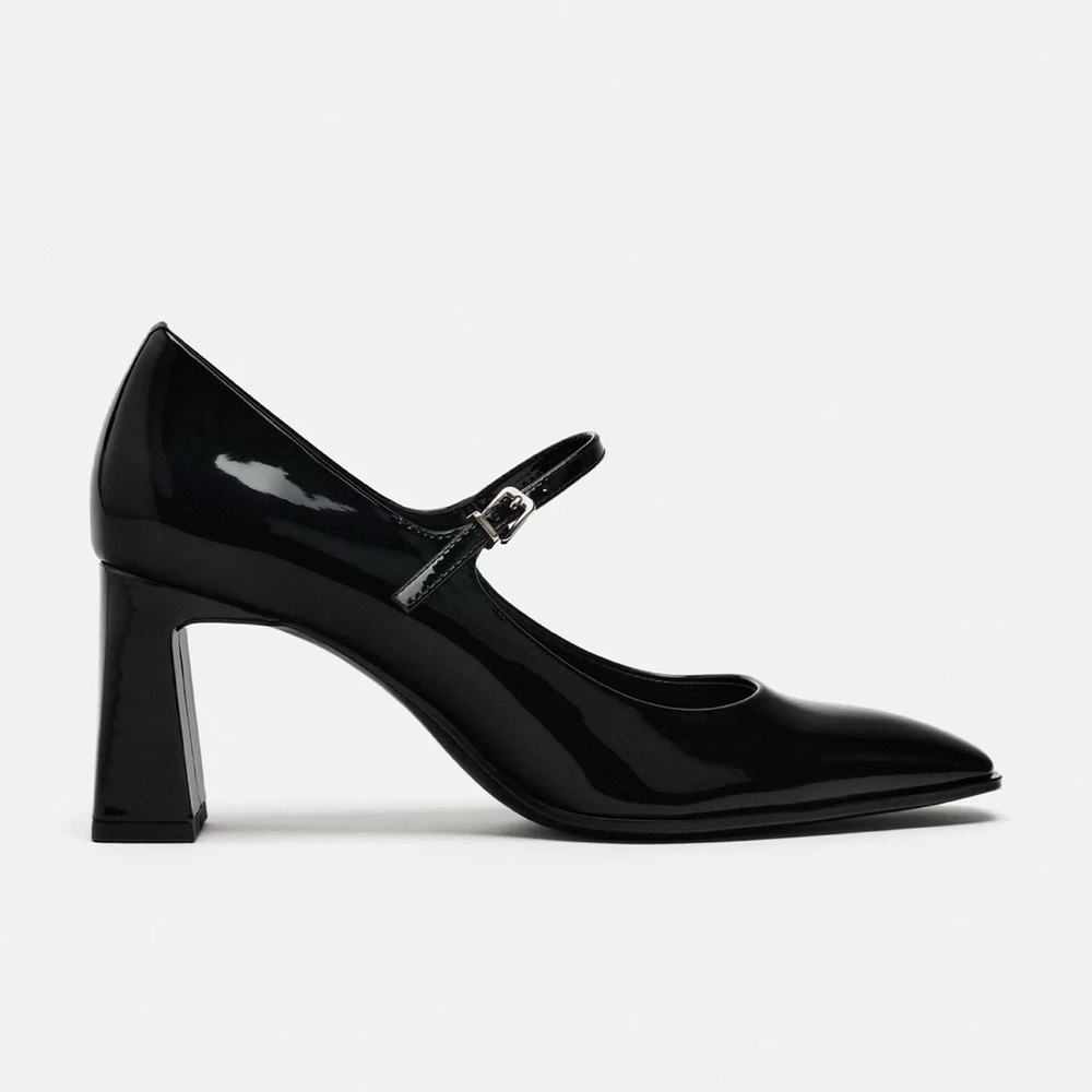 Zara Black Heels with Glossy Finish